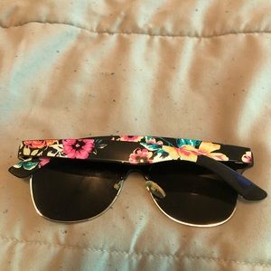 Sunglasses 🌸